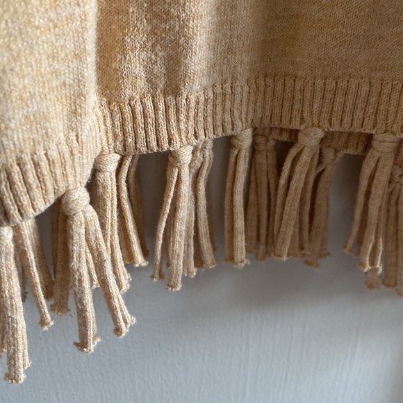 Lilly Pulitzer fringe cotton sweater - Picture 2 of 3